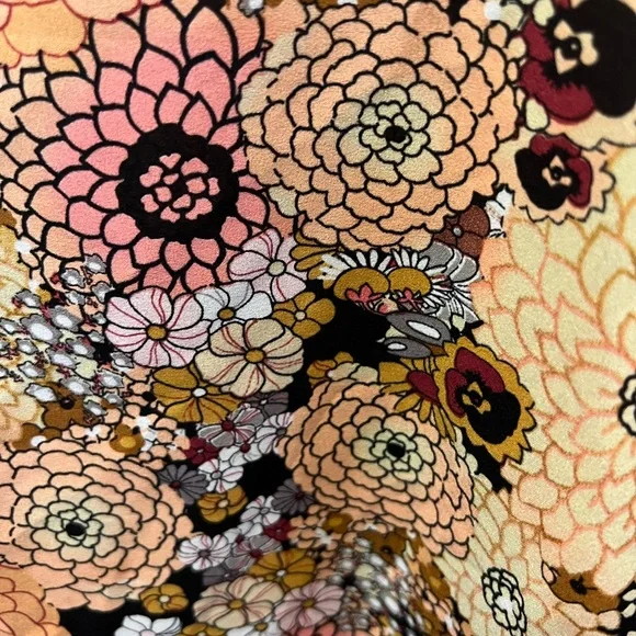 Cha Cha Vente Floral Blouse V neck Bell Sleeves Size L - Picture 3 of 5